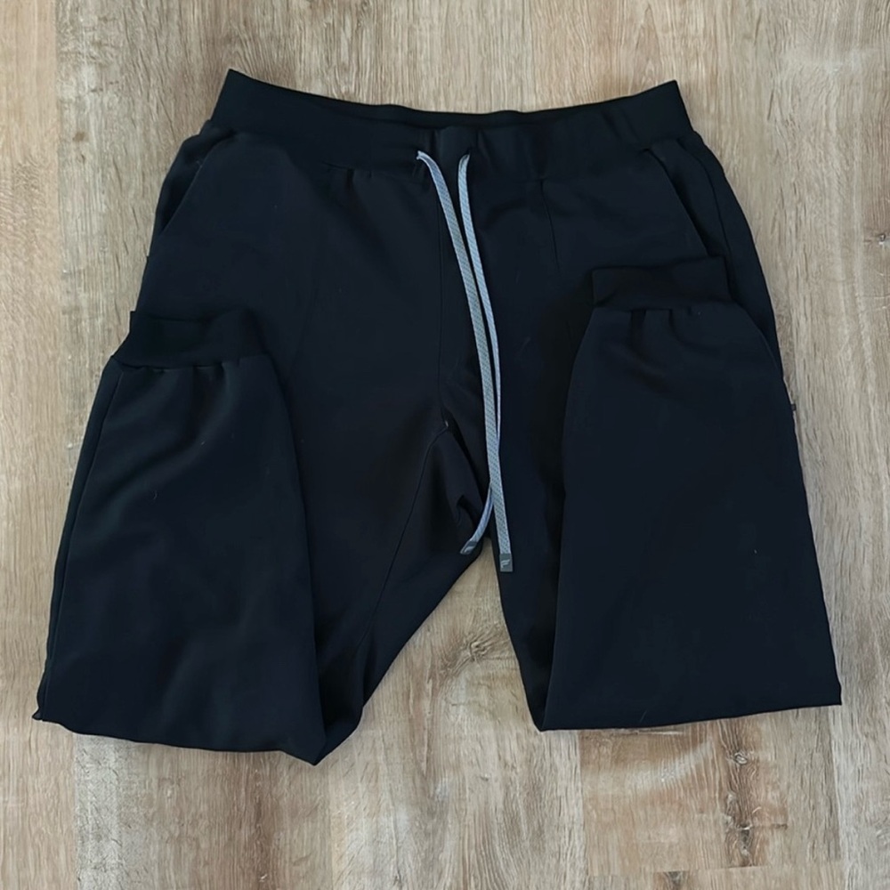 Black XL Fabletics scrub pants